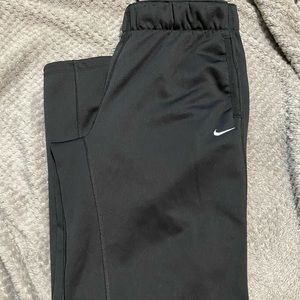 Black Nike cropped joggers